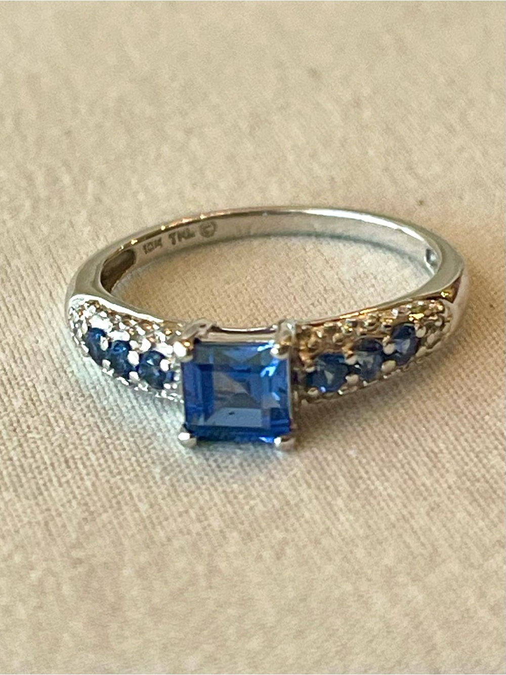 10K White Gold Blue Sapphire Pavé Diamond Ring